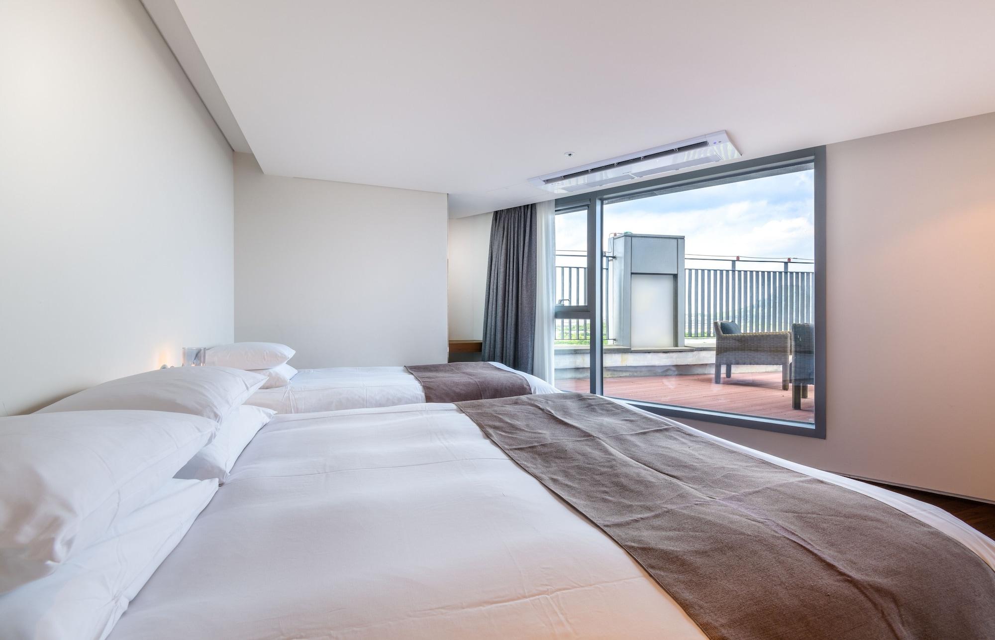 Brown Suites Hotel And Resort Jeju Ngoại thất bức ảnh